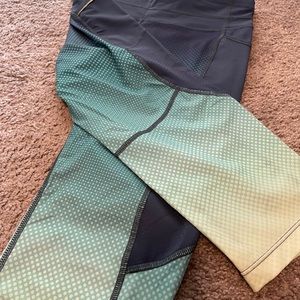 Athleta leggings 3/4 length